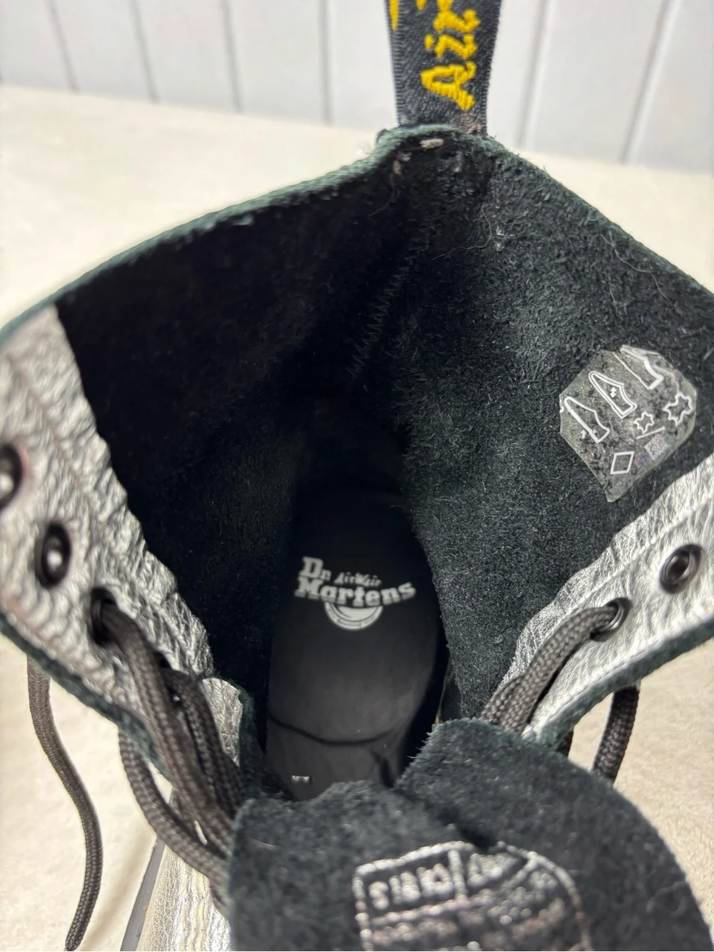 Dr. Martens Metallic Silver Lace-Up Combat Boots Kids‎ size 5